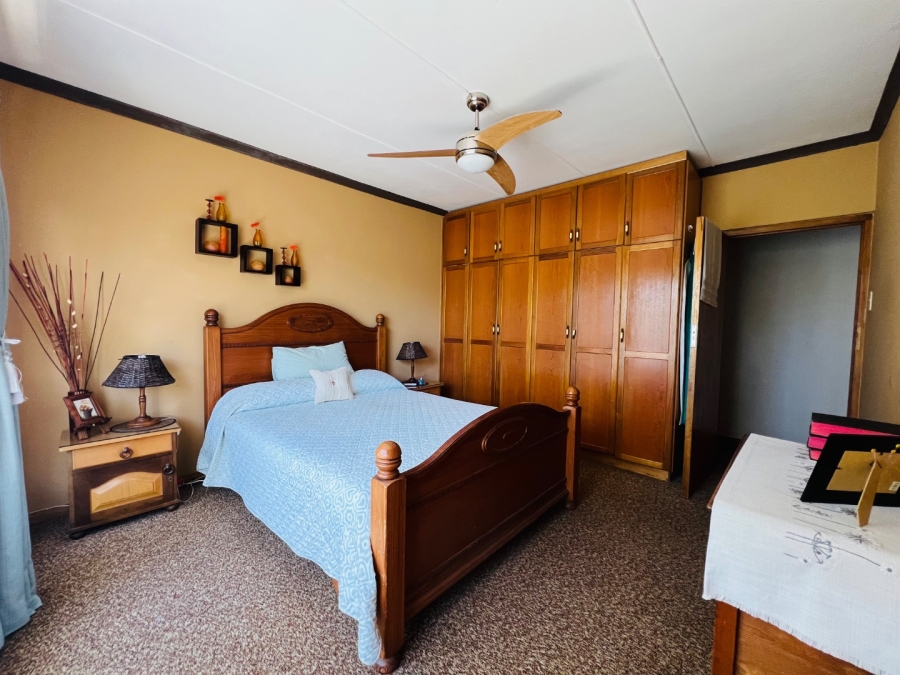 3 Bedroom Property for Sale in Loerie Park Western Cape